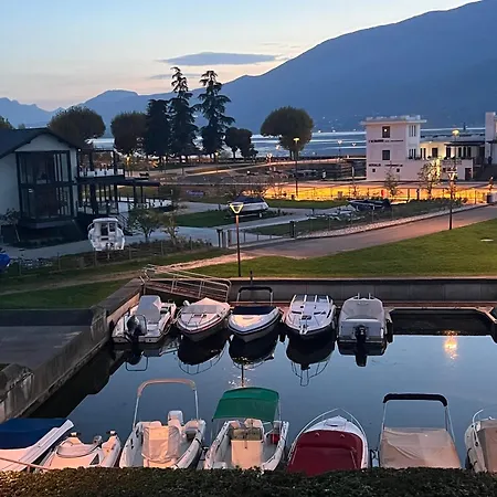 Vue & Marina-appart Au Petit Port Aix-les-Bains